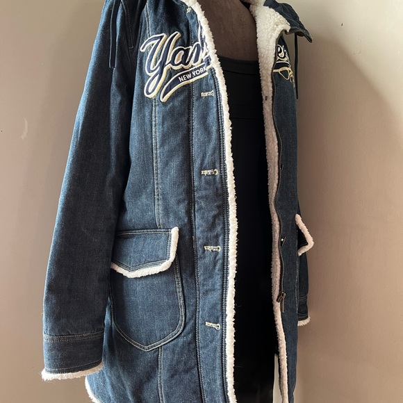 NY Yankees Denim Sherpa Hooded Jacket - Picture 11 of 14
